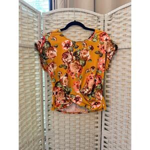 By & By Flower Print Short Cap Sleeve Blouse S Yellow Front Twist Details Crop